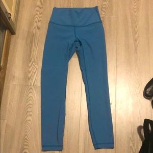 Blue Lululemon 3 quarter length leggings